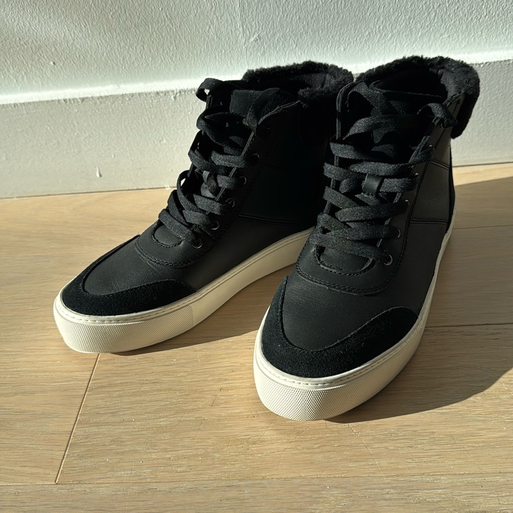 Never worn UGG Cakewalk High-Top Sneaker